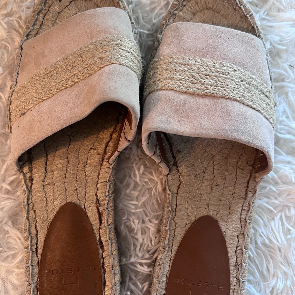 Halston Heritage Tan Espadrille Slides in GUC